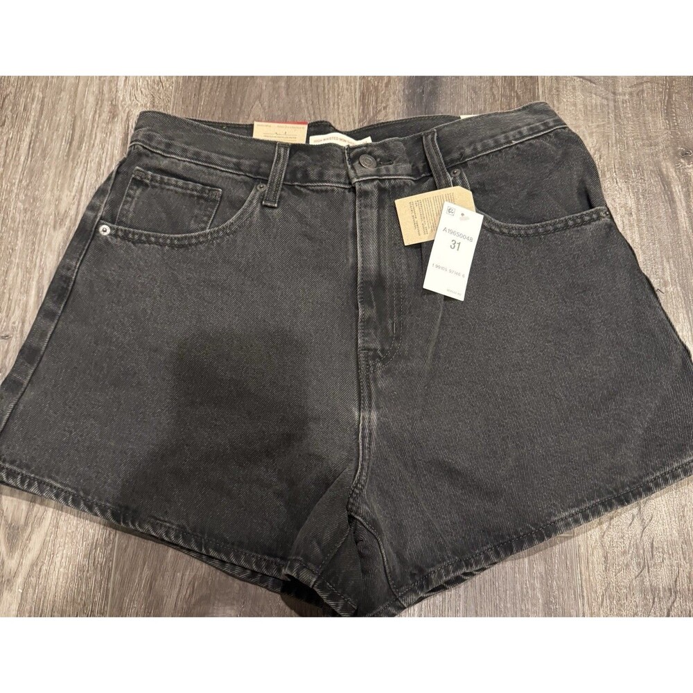 Levi’s Women’s High Waisted Mom Shorts Size 31 Black Denim NWT A19650048, New